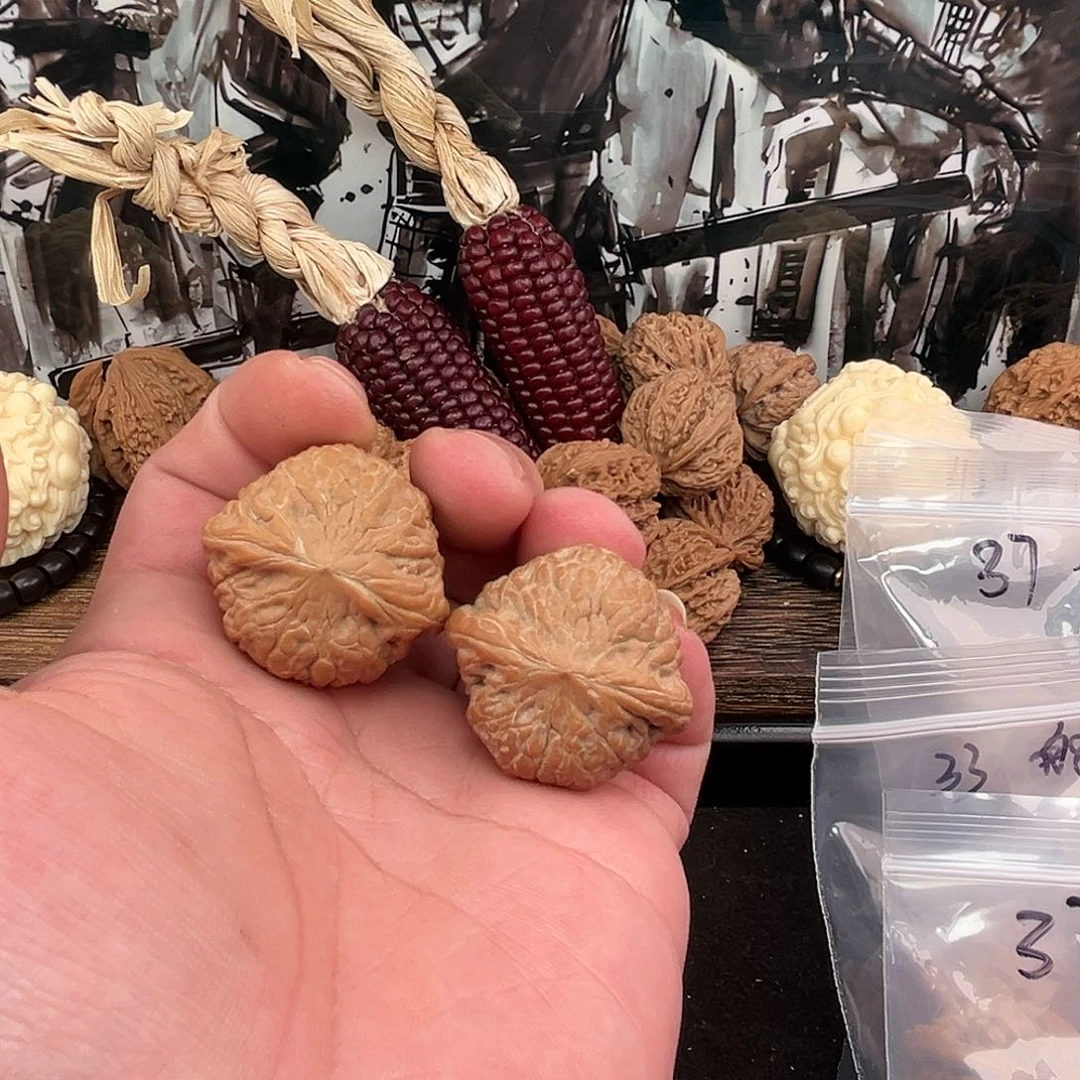 文玩核桃把件铁锤妹妹手捻35尺