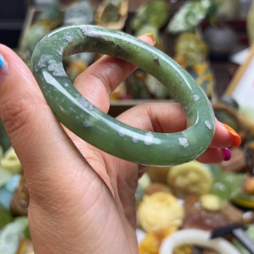 岫玉未镶嵌颈饰翠花料手镯60