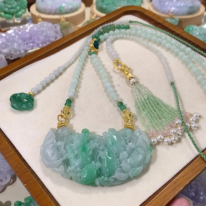 翡翠未镶嵌颈饰翡翠吊坠