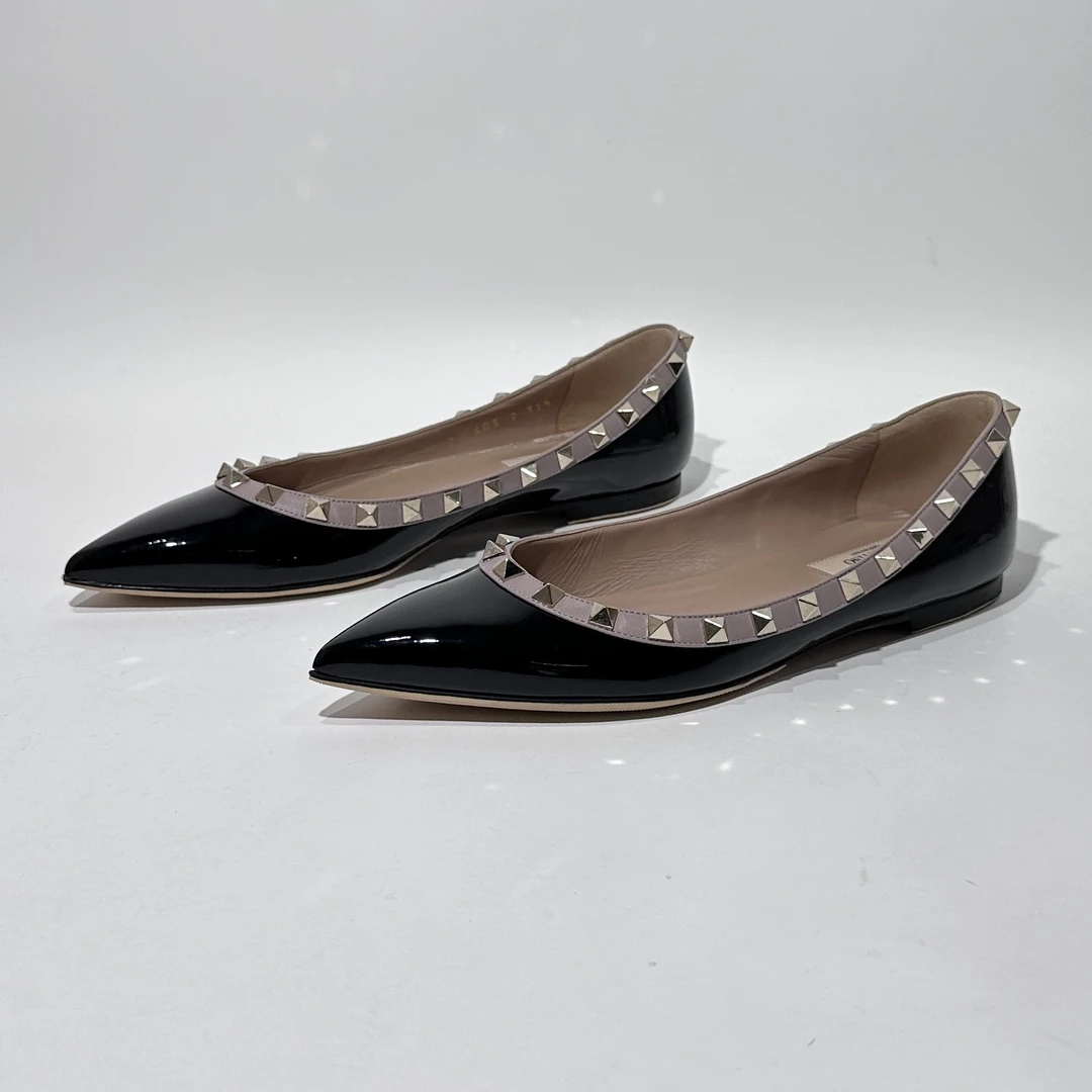 95新 Valentino/华伦天奴 37.5码 黑色时尚平底鞋/WX01851