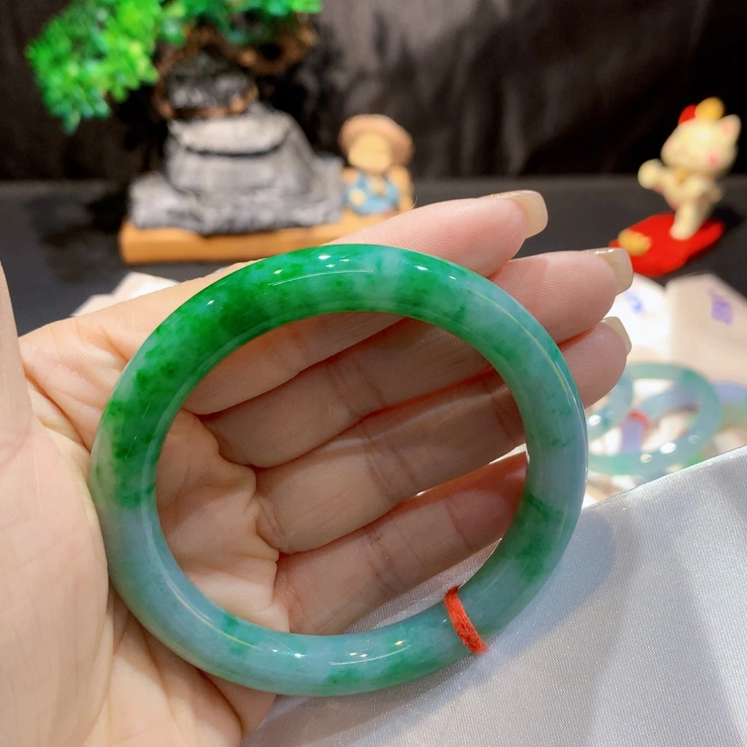 翡翠未镶嵌手镯翡翠手镯