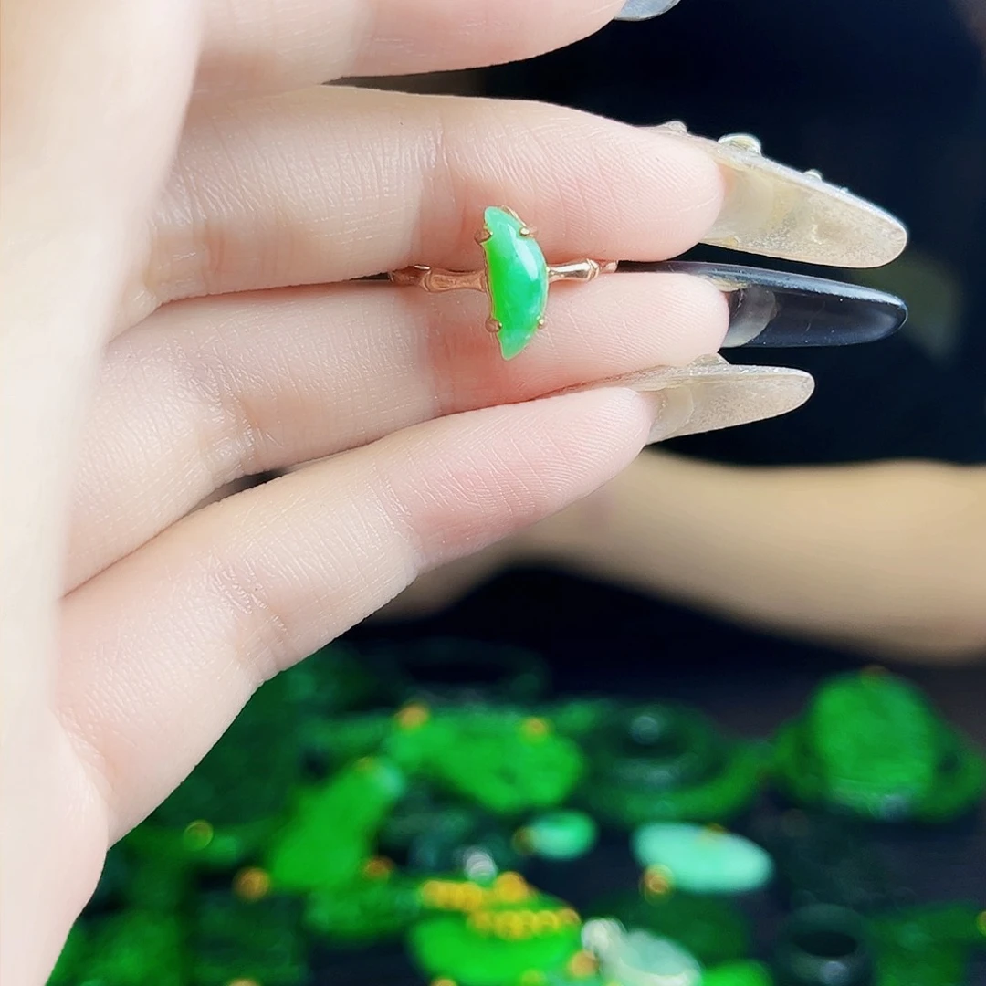 颈饰未镶嵌翡翠多样性