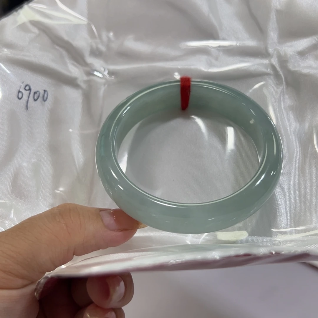 欢***。翡翠手镯未镶嵌手镯