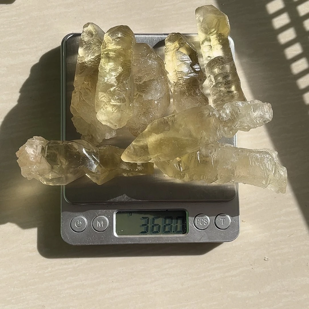 瓜***姐水晶未镶嵌珠宝半成品