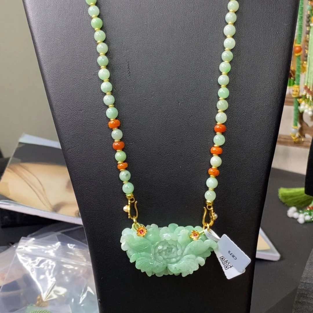 颈饰未镶嵌翡翠吊坠