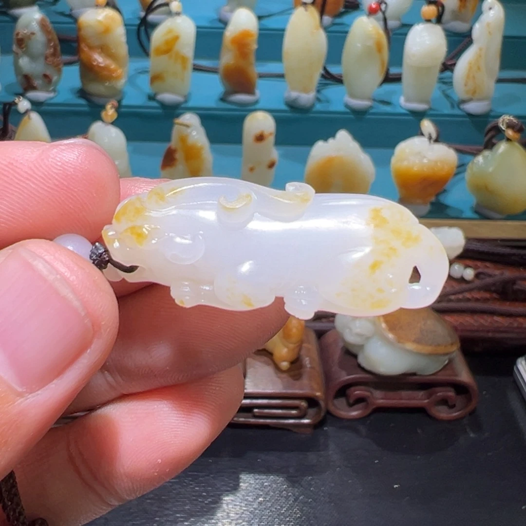 颈饰未镶嵌和田玉（子料）元***也