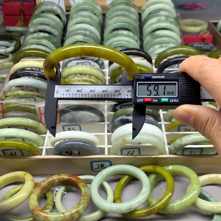 未镶嵌蛇纹石玉手镯53