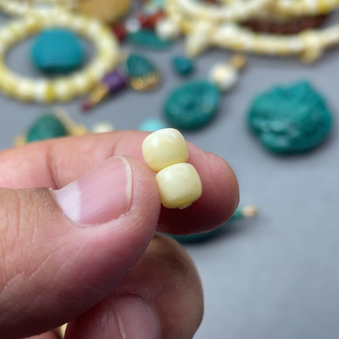 琥珀珠宝奇石未镶嵌吕***戚11