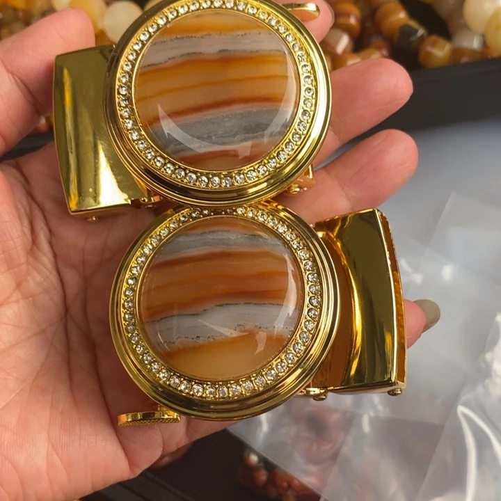 石英质玉（黄龙玉）未镶嵌颈饰