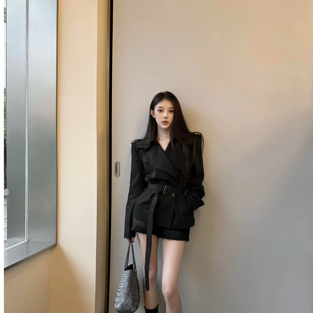 黑色中长款风衣外套女2025早秋新款英伦风高级感气质大衣百搭短裤