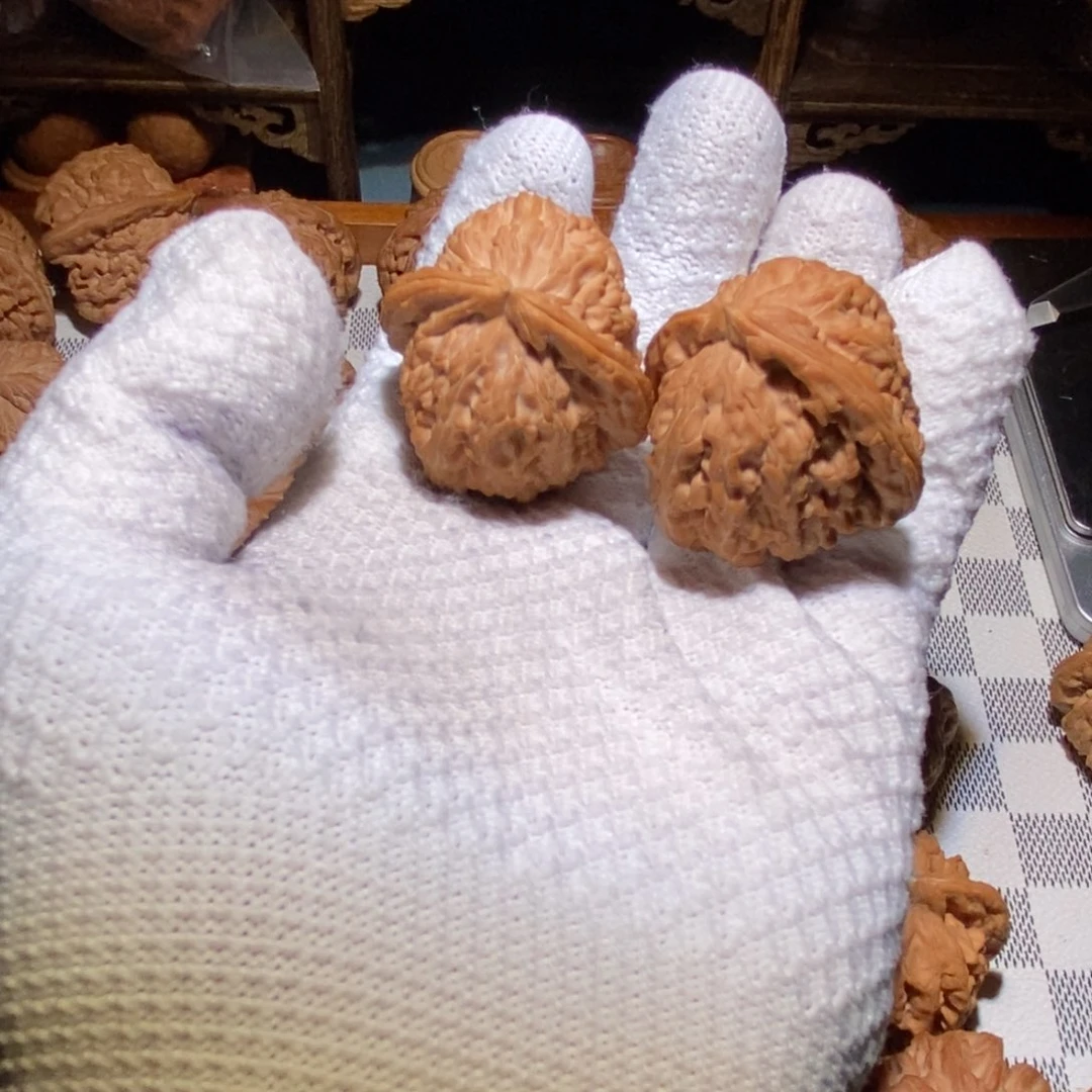 文玩核桃吊坠十*v三角白