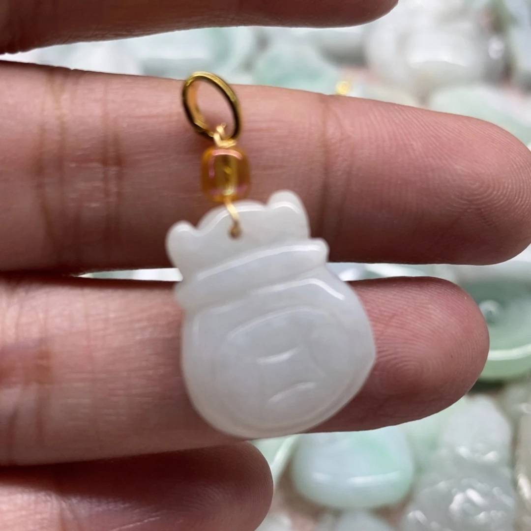 颈饰未镶嵌翡翠天然