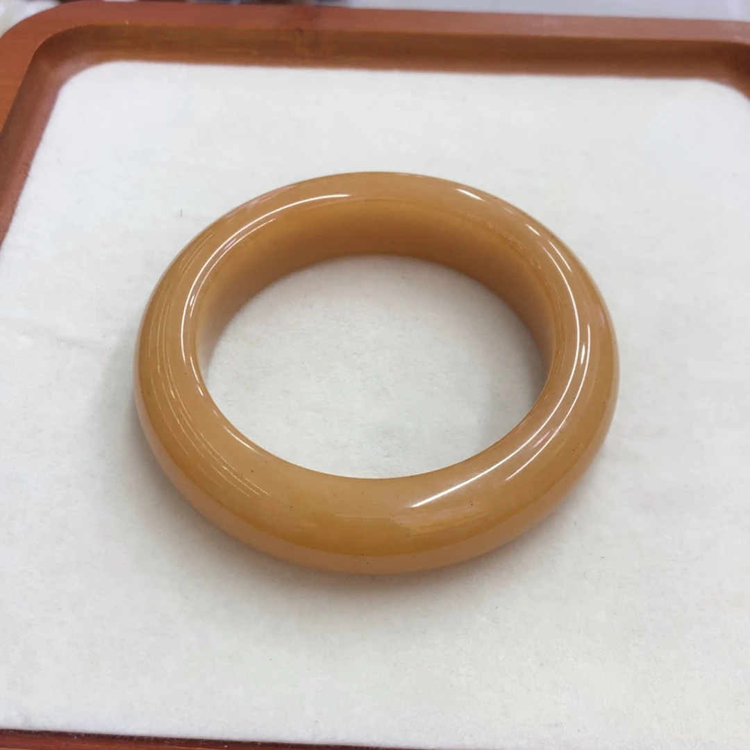 石英质玉未镶嵌手镯