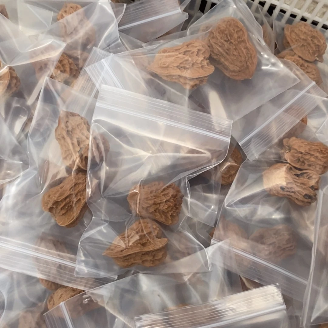 文玩核桃吊坠葫芦帝王闷炖有瑕疵