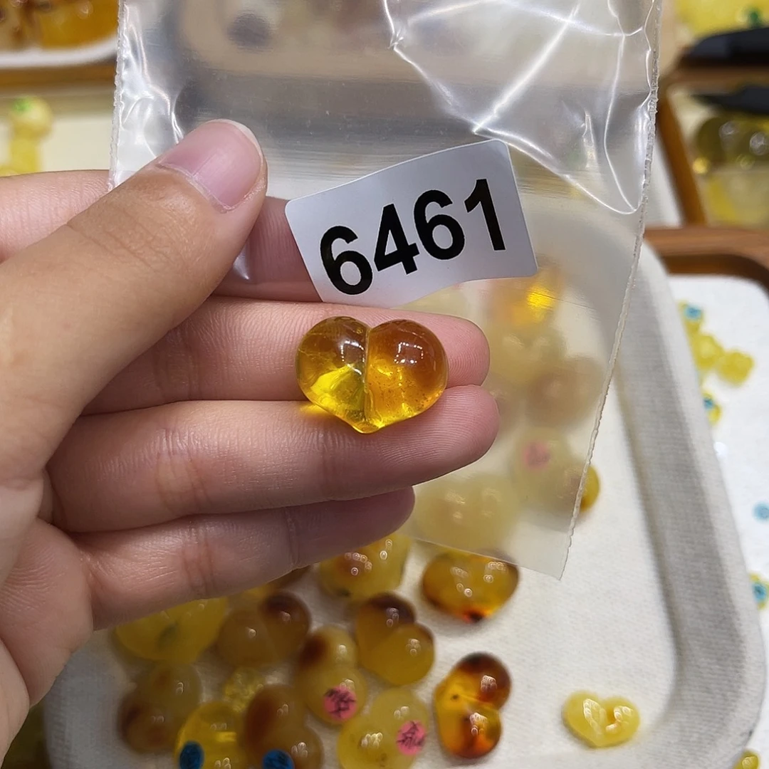 琥珀未镶嵌珠宝奇石