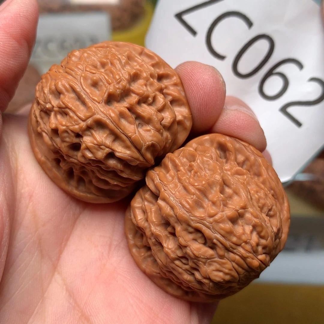 文玩核桃把件山地正磨35