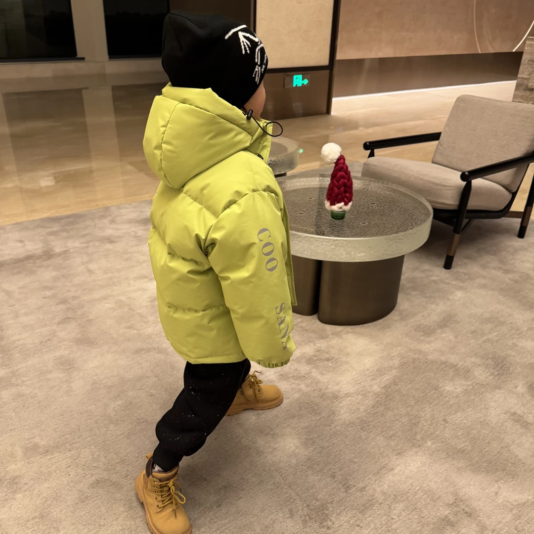 令佳潮牌 24童装冬季新款荧光绿加厚保暖90白鸭绒冲锋衣羽绒服218