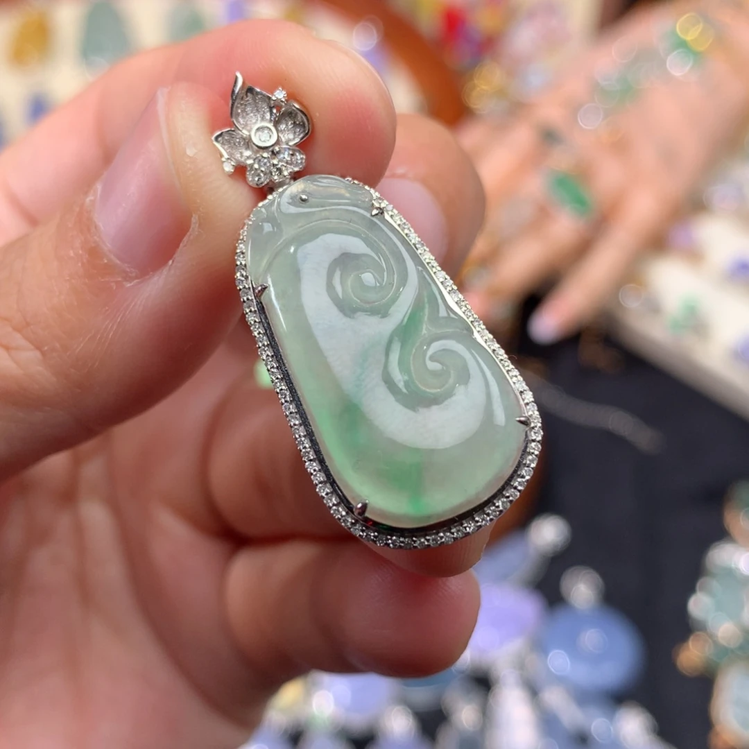 吊坠(不含链)18K金镶嵌翡翠