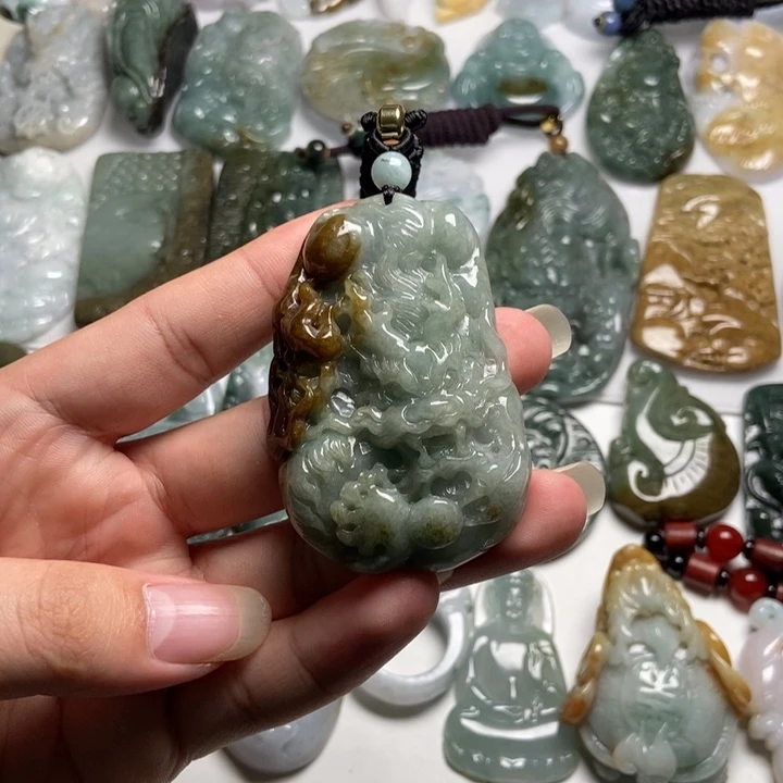 翡翠未镶嵌颈饰龙牌48