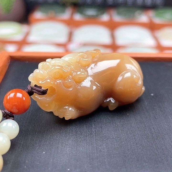 和田玉（糖玉）未镶嵌颈饰（新疆且末金山糖）