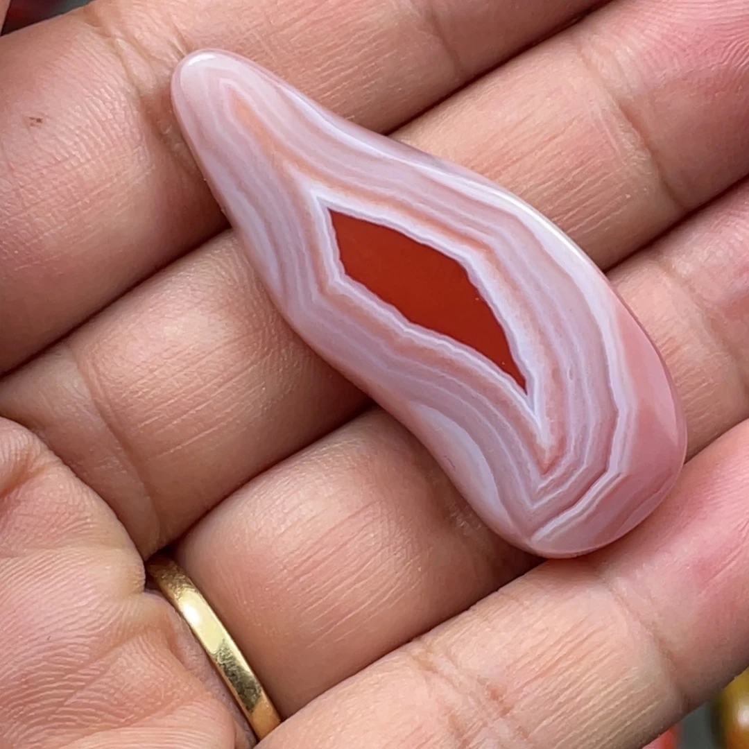 南红玛瑙未镶嵌颈饰