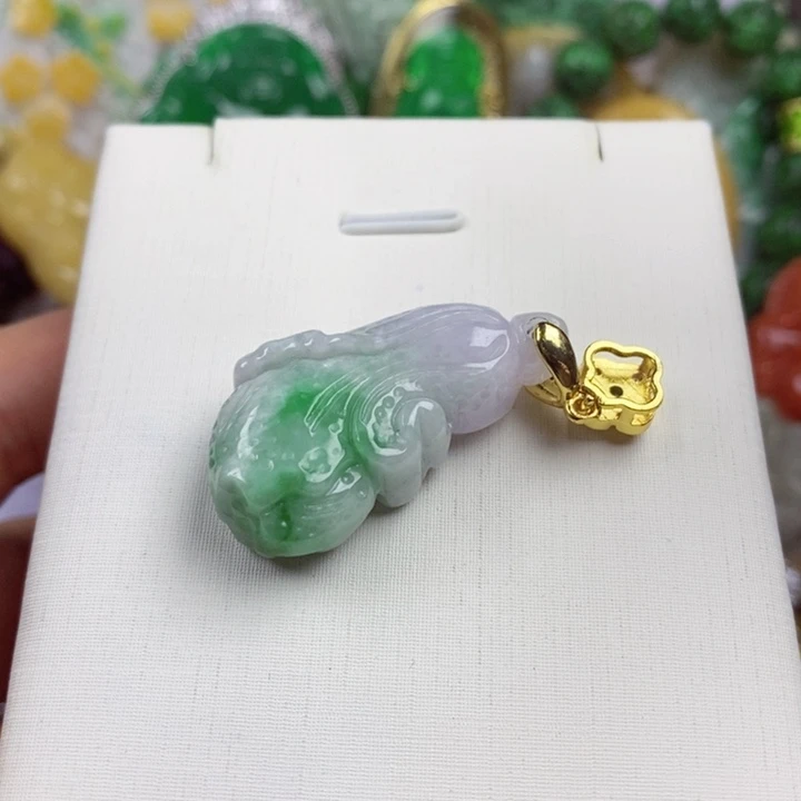 翡翠未镶嵌吊坠(赠链)