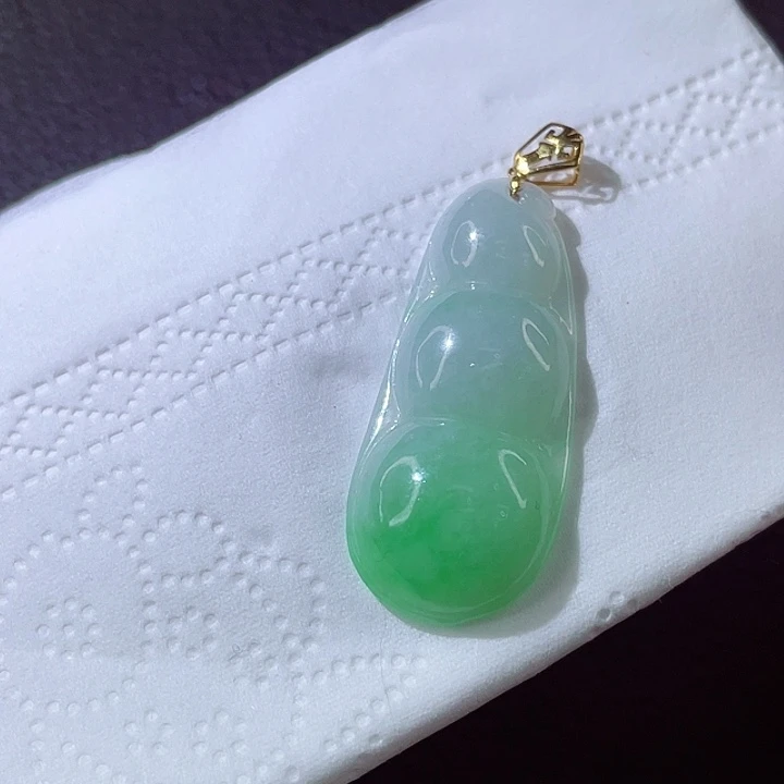 翡翠颈饰18K金镶嵌翡翠