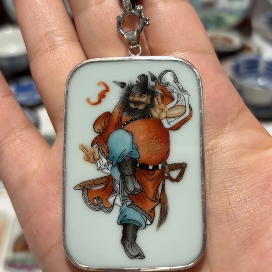 右***！瓷片精品挂件一个