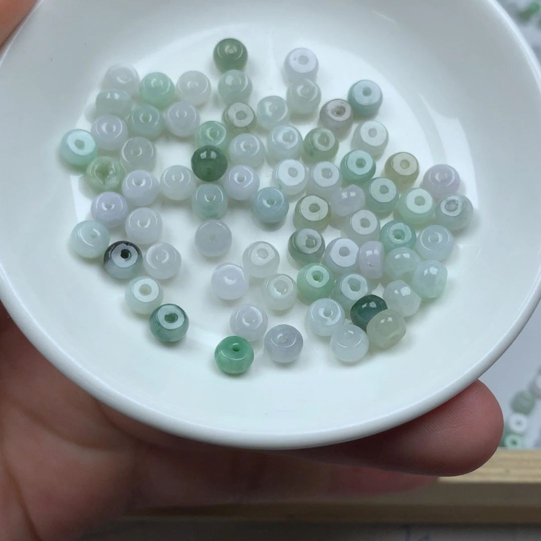 翡翠颈饰未镶嵌卡3✖️5。60颗