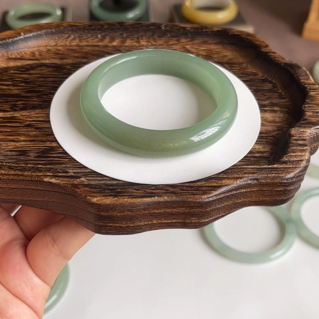 东陵石手镯未镶嵌