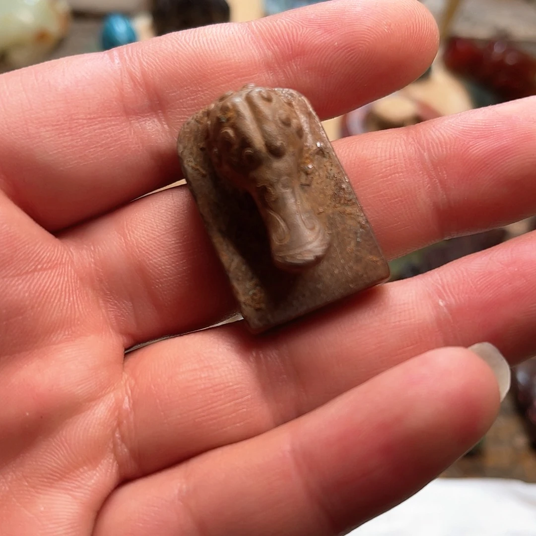 和田玉（糖玉）挂件未镶嵌飞*