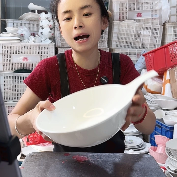 盘微瑕产品………乒乓球大拍一个