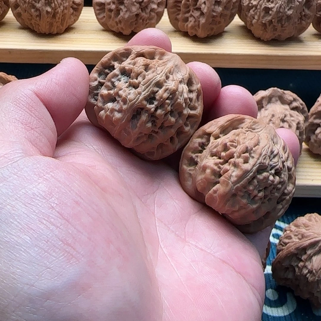 使***者吊坠桃核望月狮子头