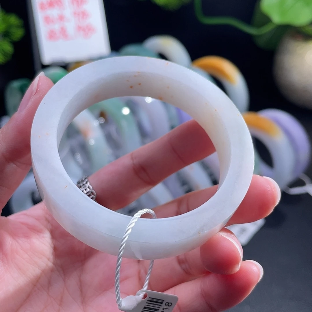 未镶嵌翡翠手镯定制翡翠