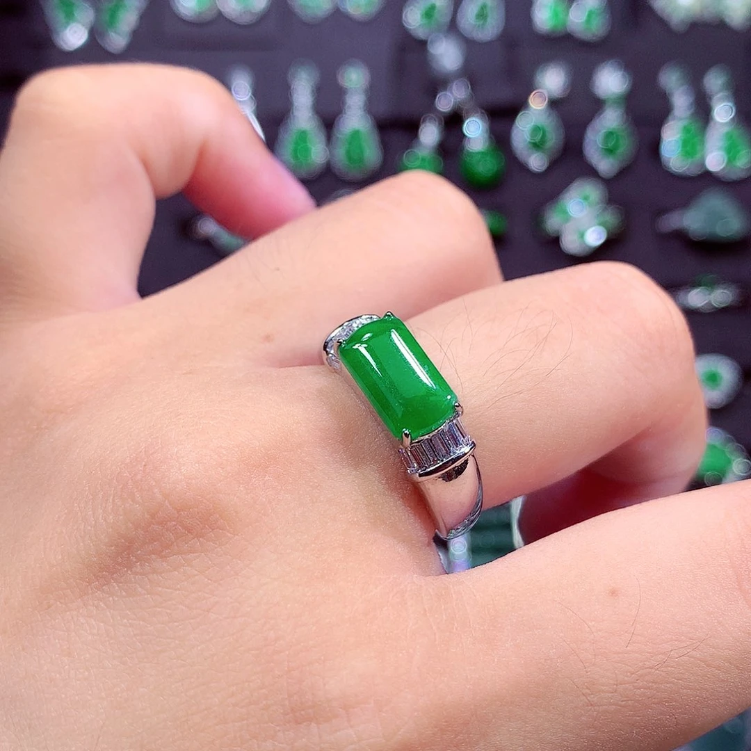 颈饰未镶嵌翡翠天然