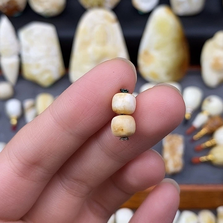未镶嵌琥珀裸石宇**_7对珠a509
