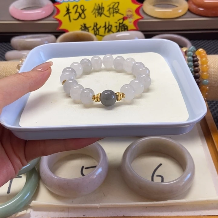 未镶嵌手镯石英岩玉昵***置