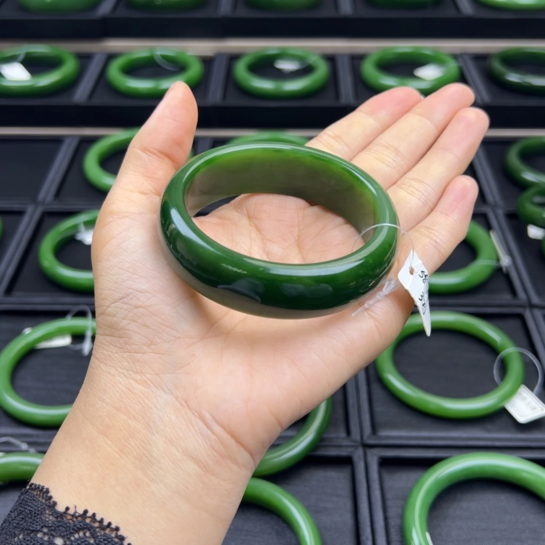 和田玉（碧玉）未镶嵌手镯