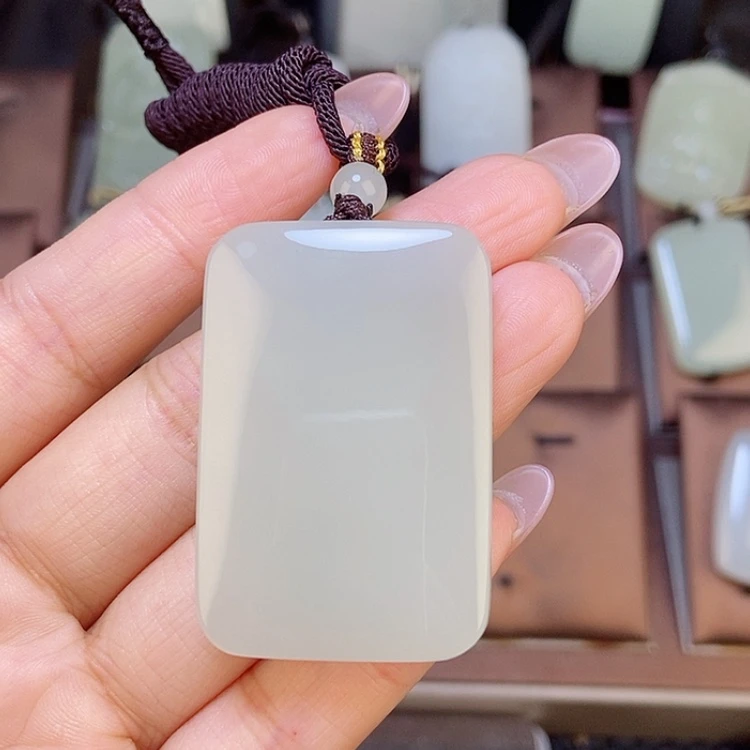【闪购商品】颈饰未镶嵌和田玉