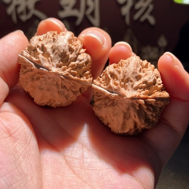 文玩核桃吊坠楸玥核42