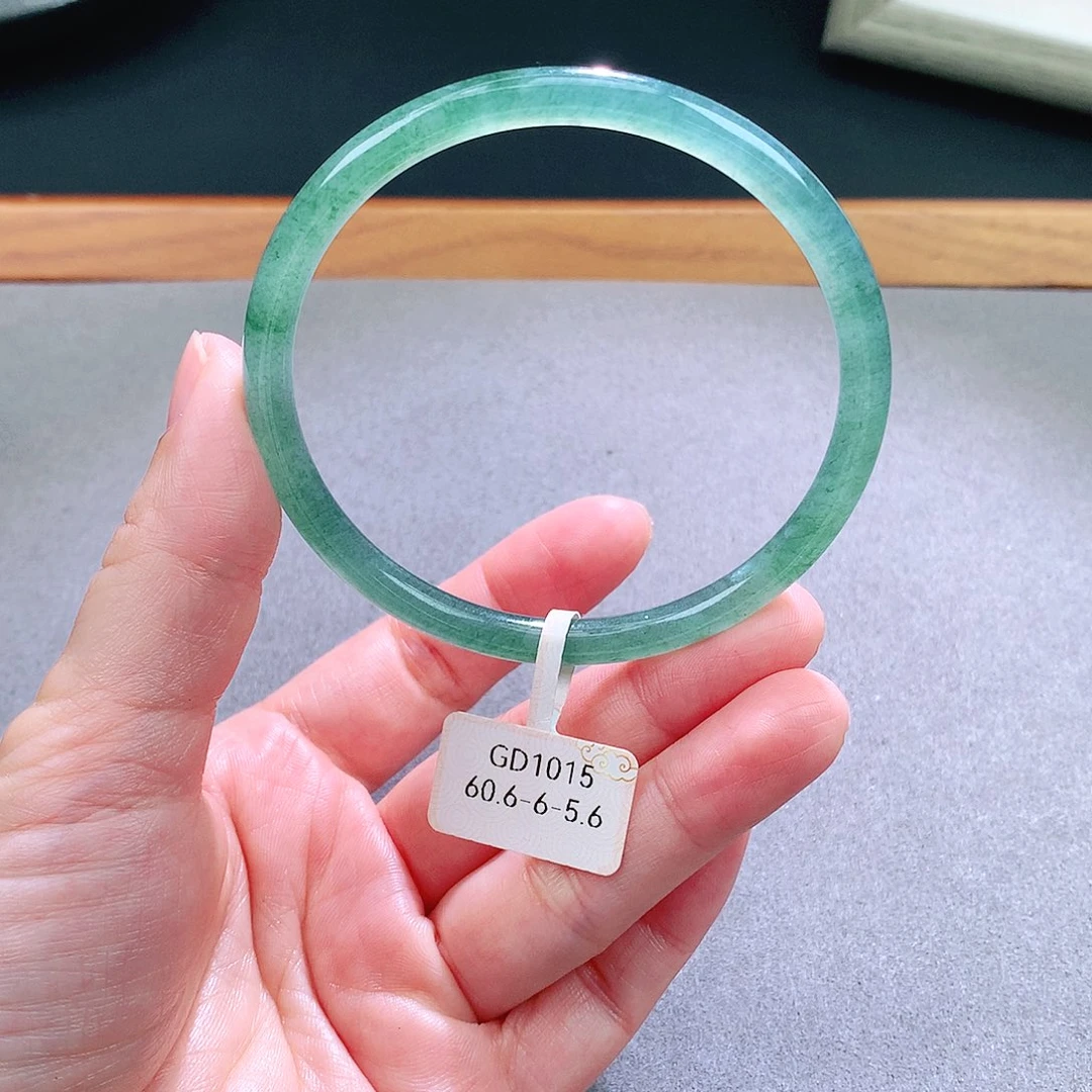 翡翠未镶嵌手镯天然翡翠手镯a货