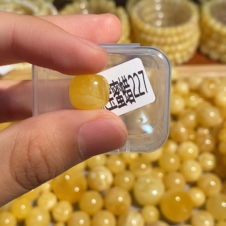 未镶嵌琥珀珠宝奇石227