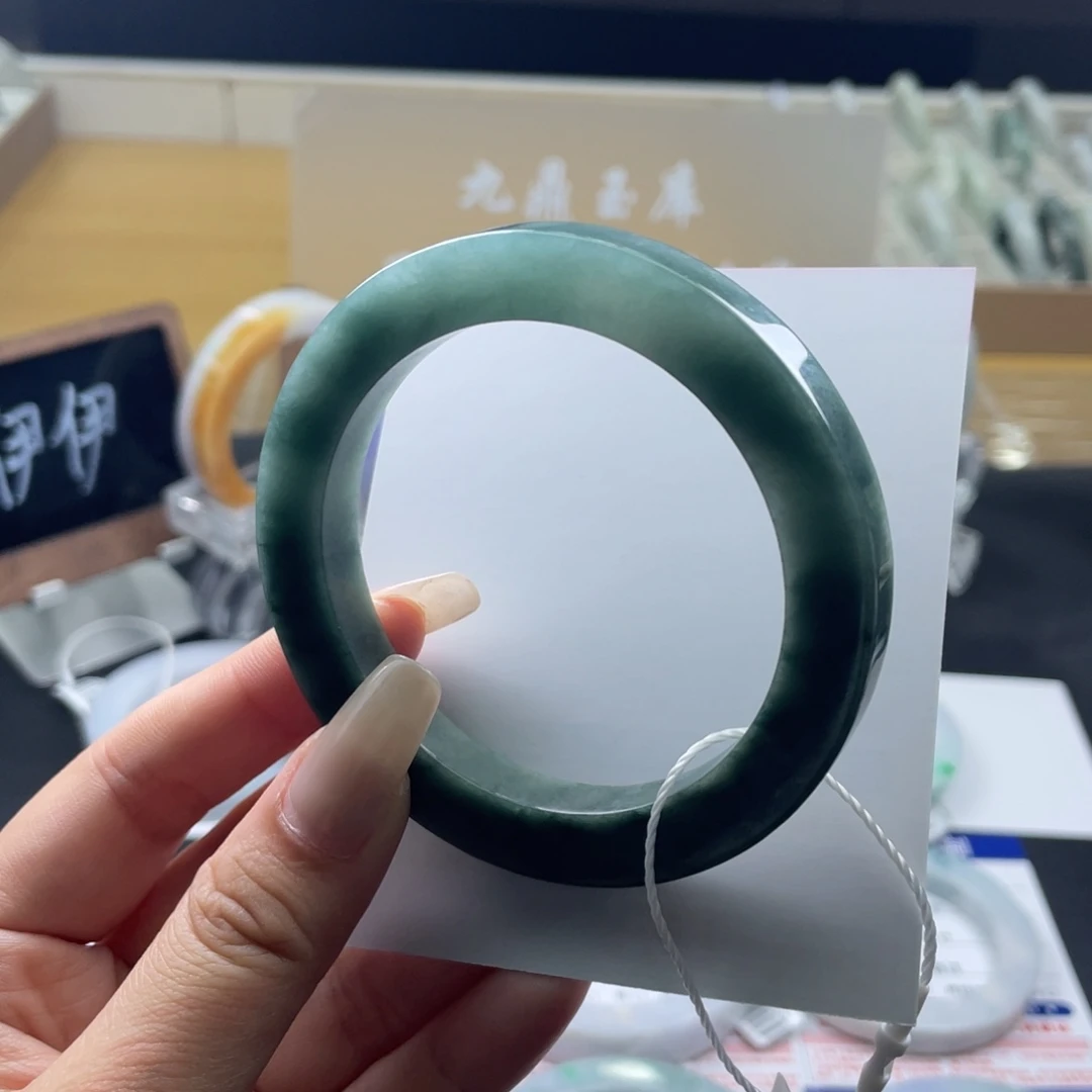 定制翡翠未镶嵌翡翠手镯基地质检发货