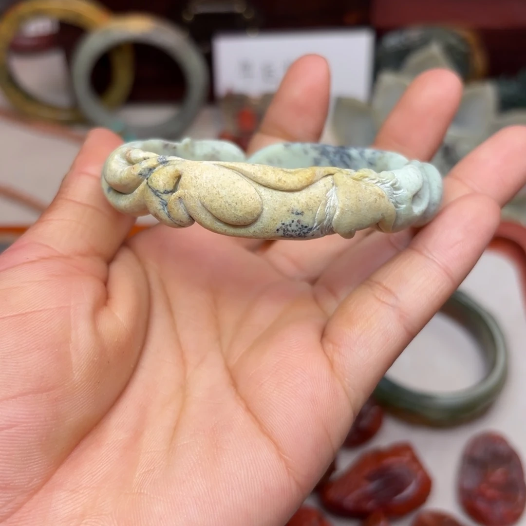 岫岩河磨玉（透闪石质玉）颈饰未镶嵌人***瘦