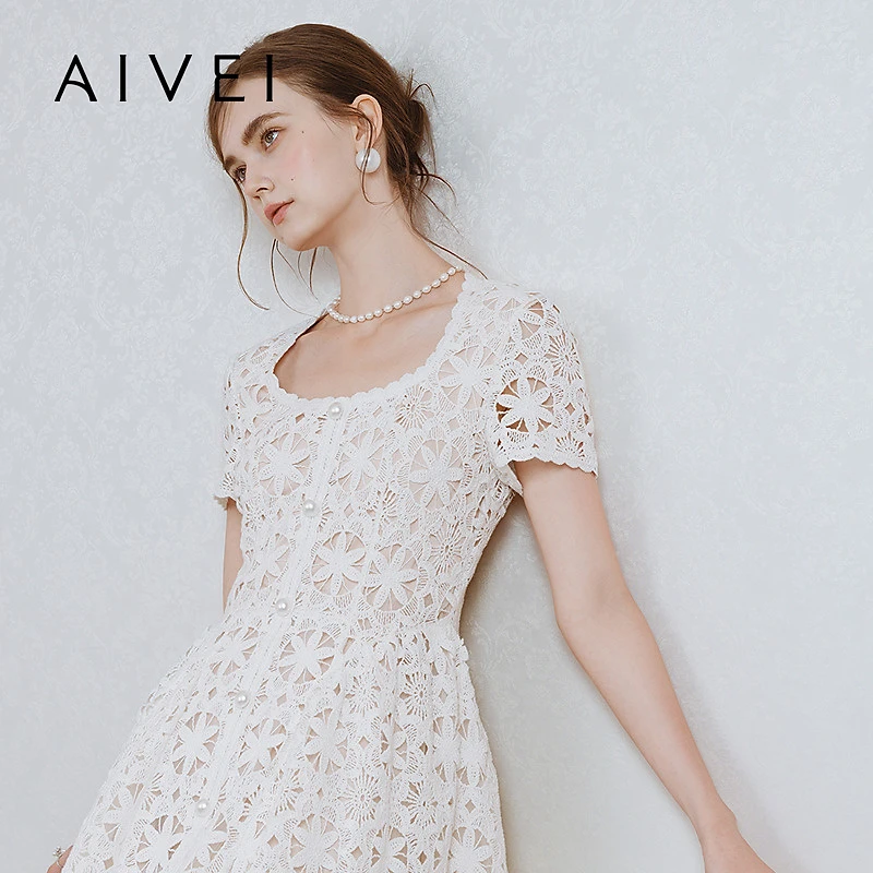 AIVEI欣贺艾薇2025夏季新名媛千金宫廷风方领蕾丝连衣裙S720301A