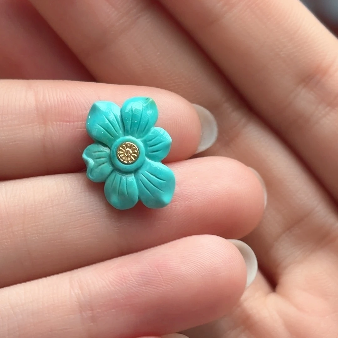 绿松石未镶嵌颈饰