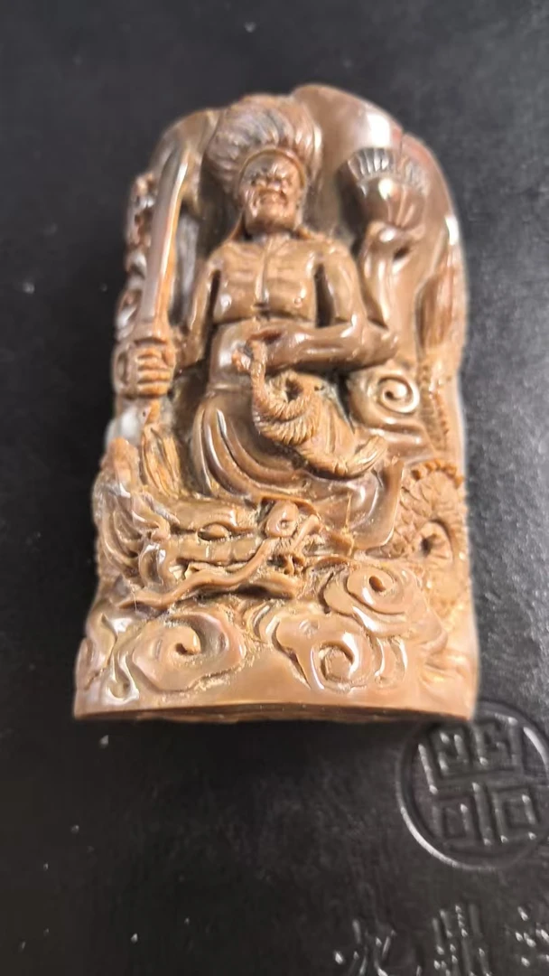 猛犸约113克雕刻件ZS7