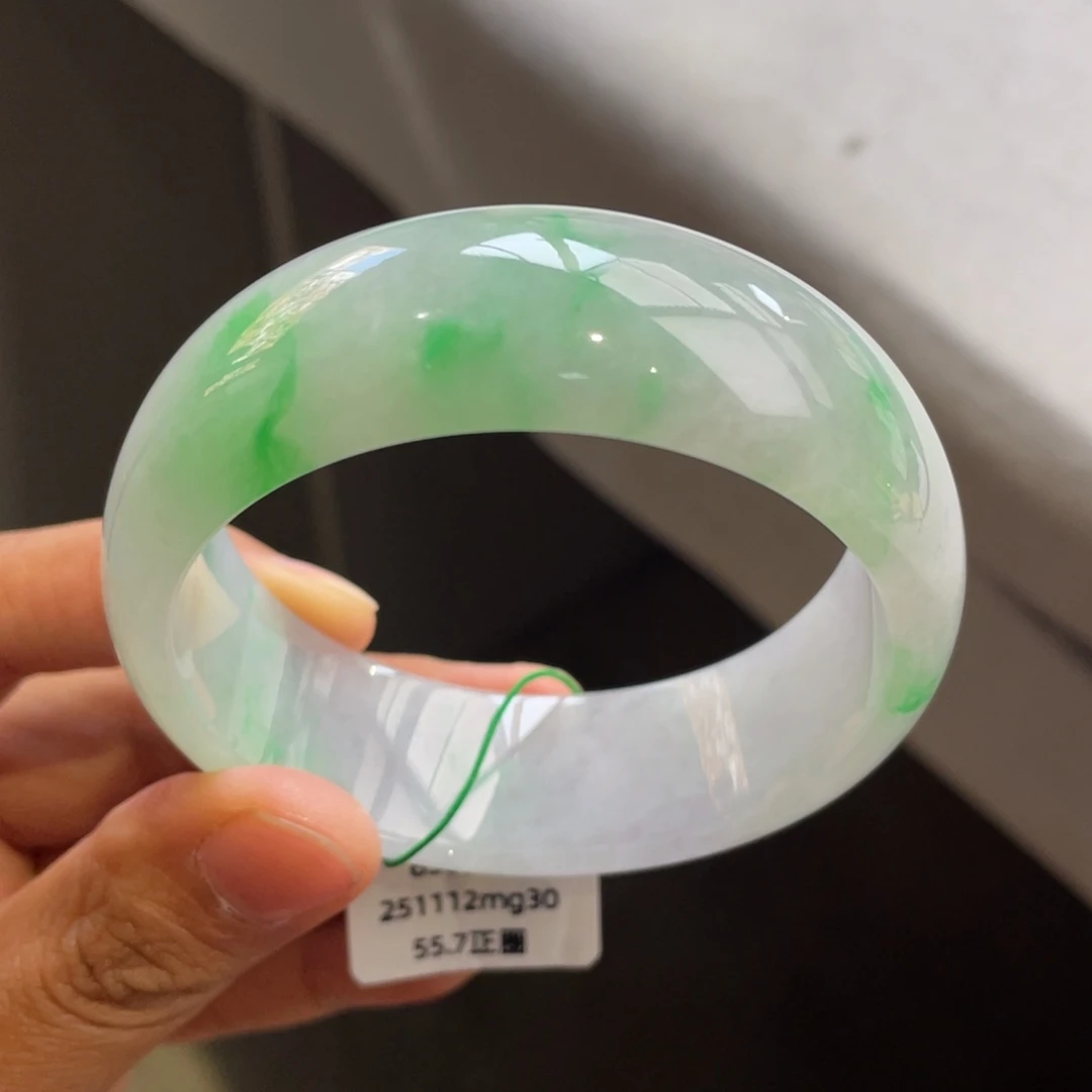 翡翠未镶嵌手镯白底飘轮胎手镯【强推】
