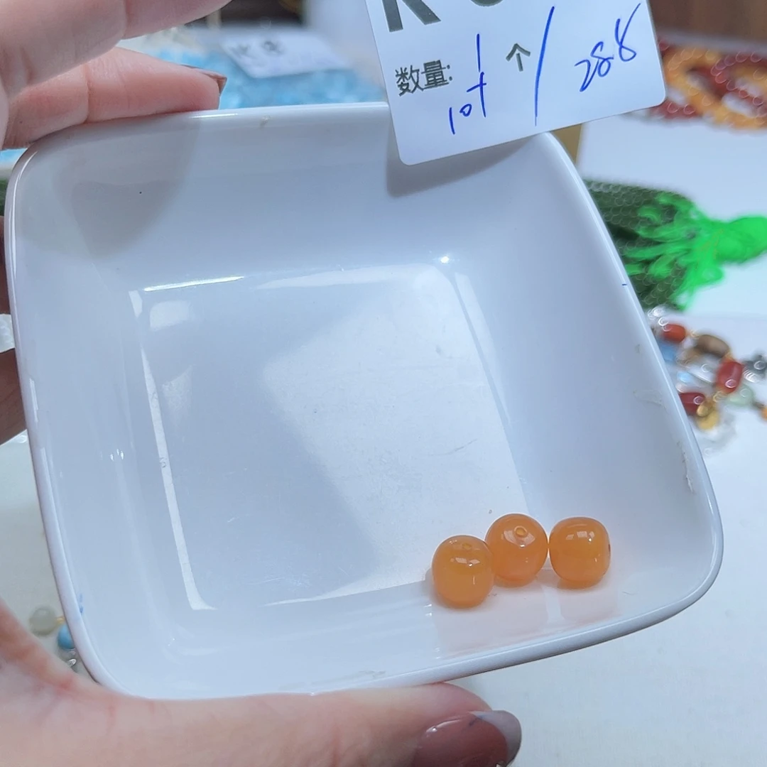 蜜蜡未镶嵌珠宝奇石K69。