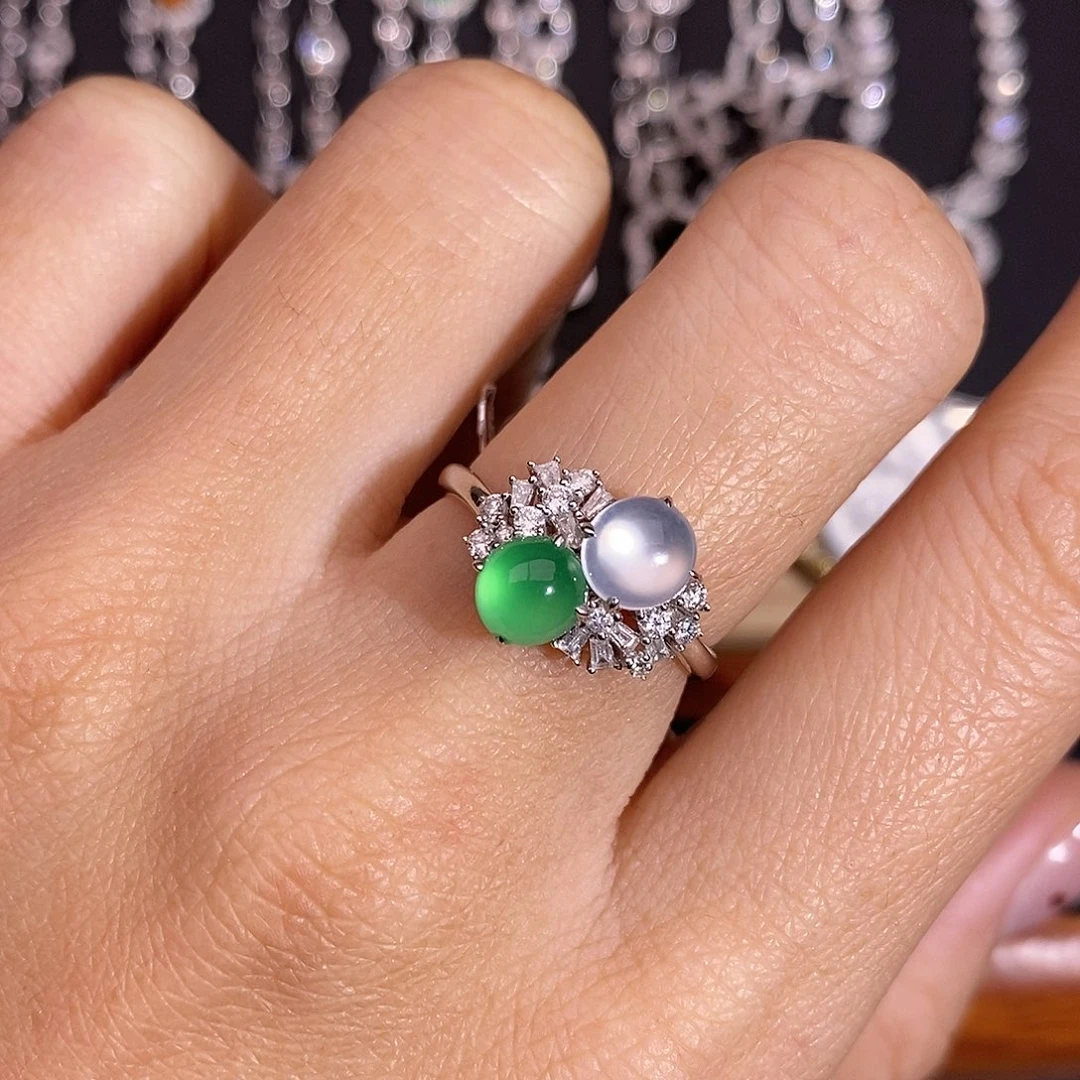 翡翠18K金镶嵌颈饰戒指